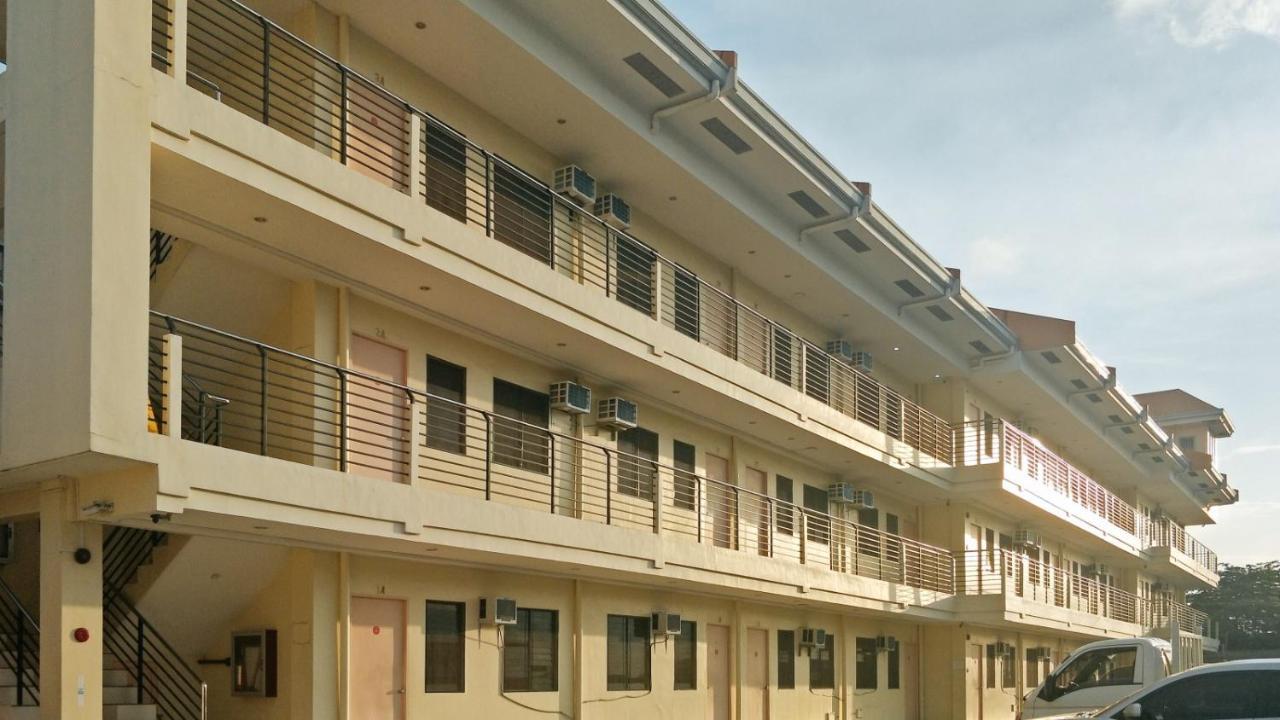 Reddoorz Plus Near Talisay Town Center Exterior photo