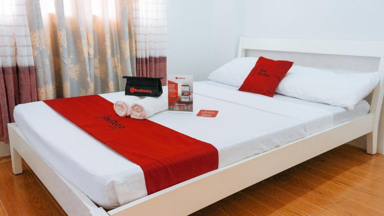 Reddoorz Plus Near Talisay Town Center Exterior photo