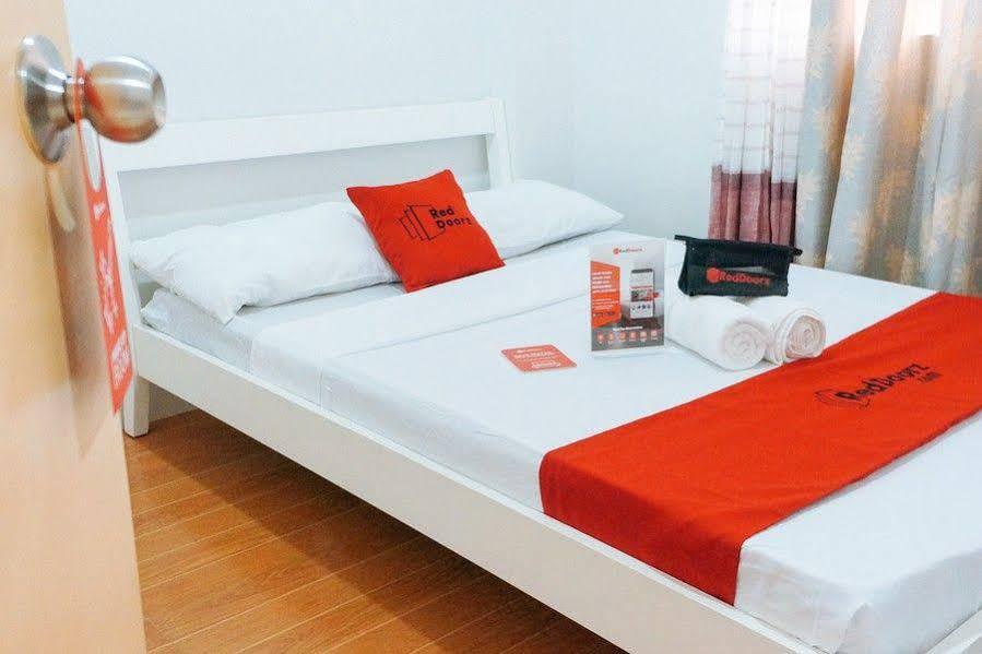 Reddoorz Plus Near Talisay Town Center Exterior photo